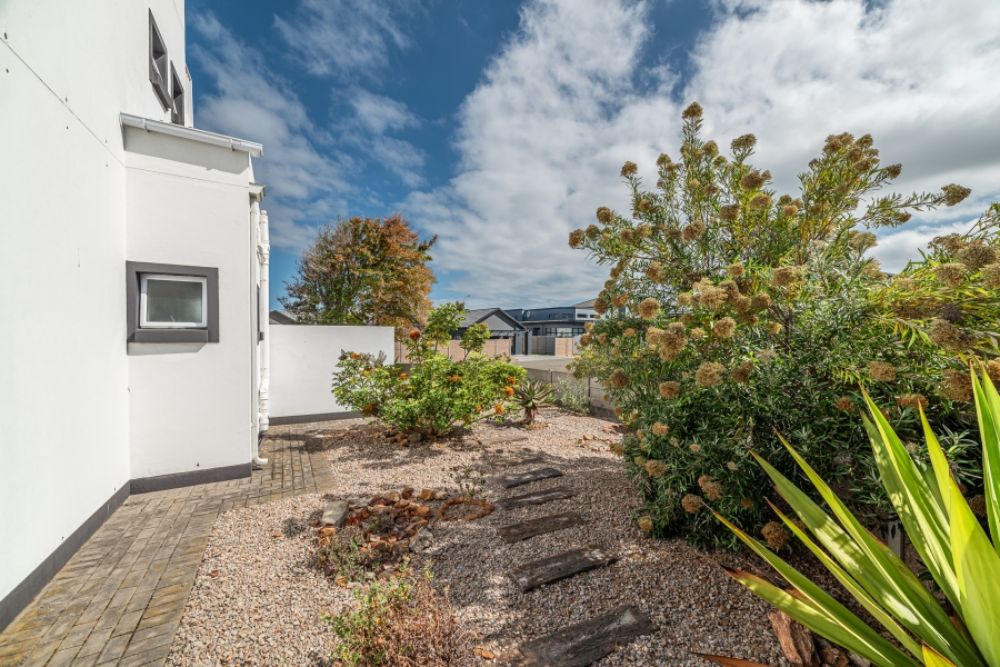 4 Bedroom Property for Sale in Reebok Western Cape